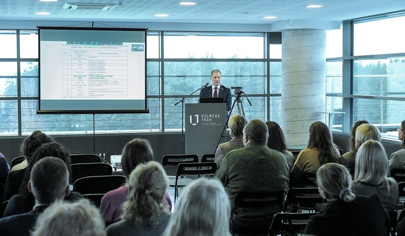 Tradicinės popietės metu rektorius kalbėjo apie motyvaciją ir atsinaujinantį universitetą